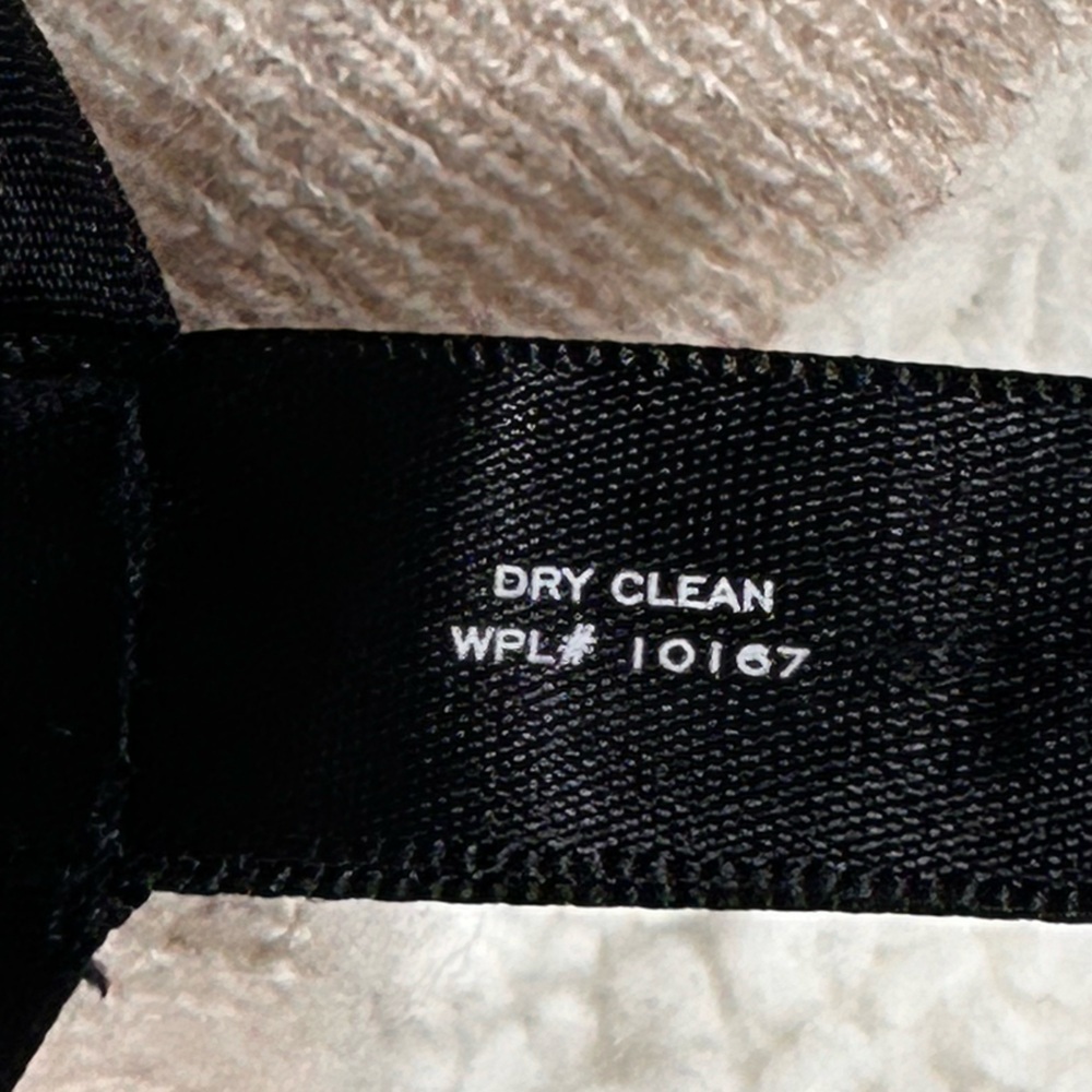 AQUA
CASHMERE  Neutral Checkered Crew Neck Sweater - Picture 7 of 9